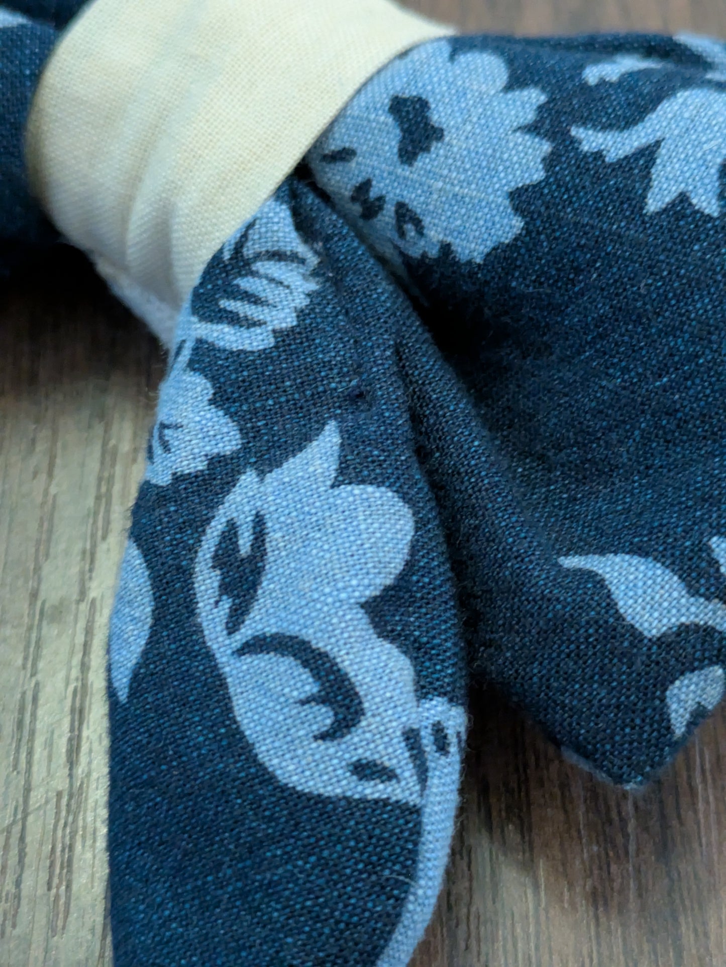 Rose denim dog bow - M