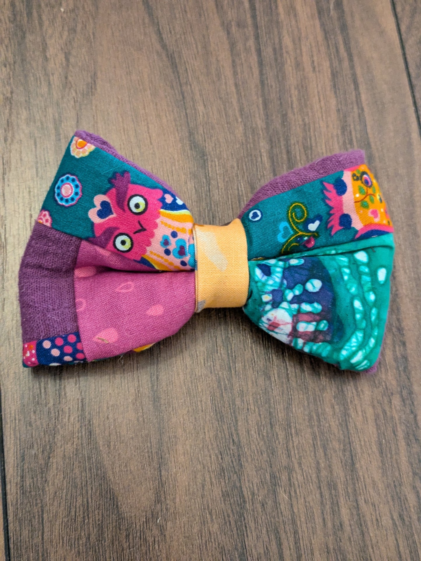 Funky dog bow tie - M