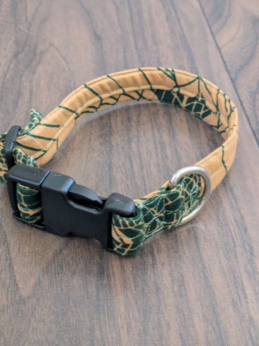 Spiderweb dog collar (medium) handmade from old shirt, upcycled, sustainable