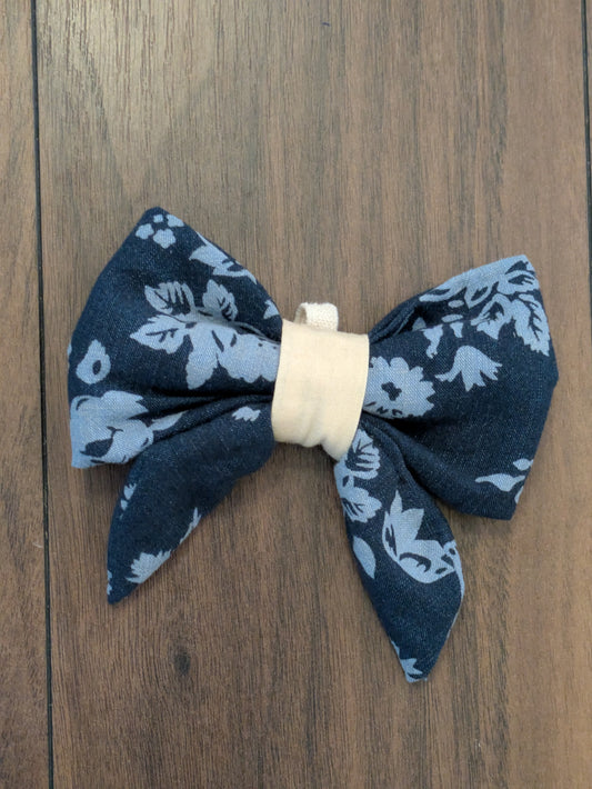 Rose denim dog bow - M